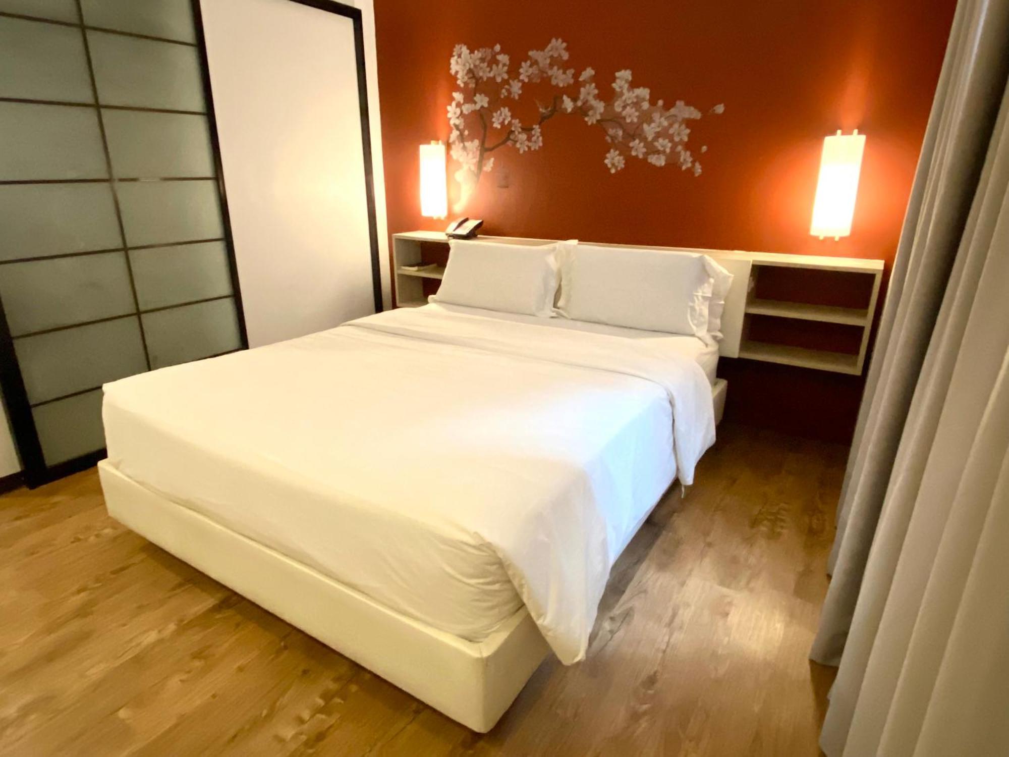 Circle Inn Hotel And Suites Bacolod Exterior foto