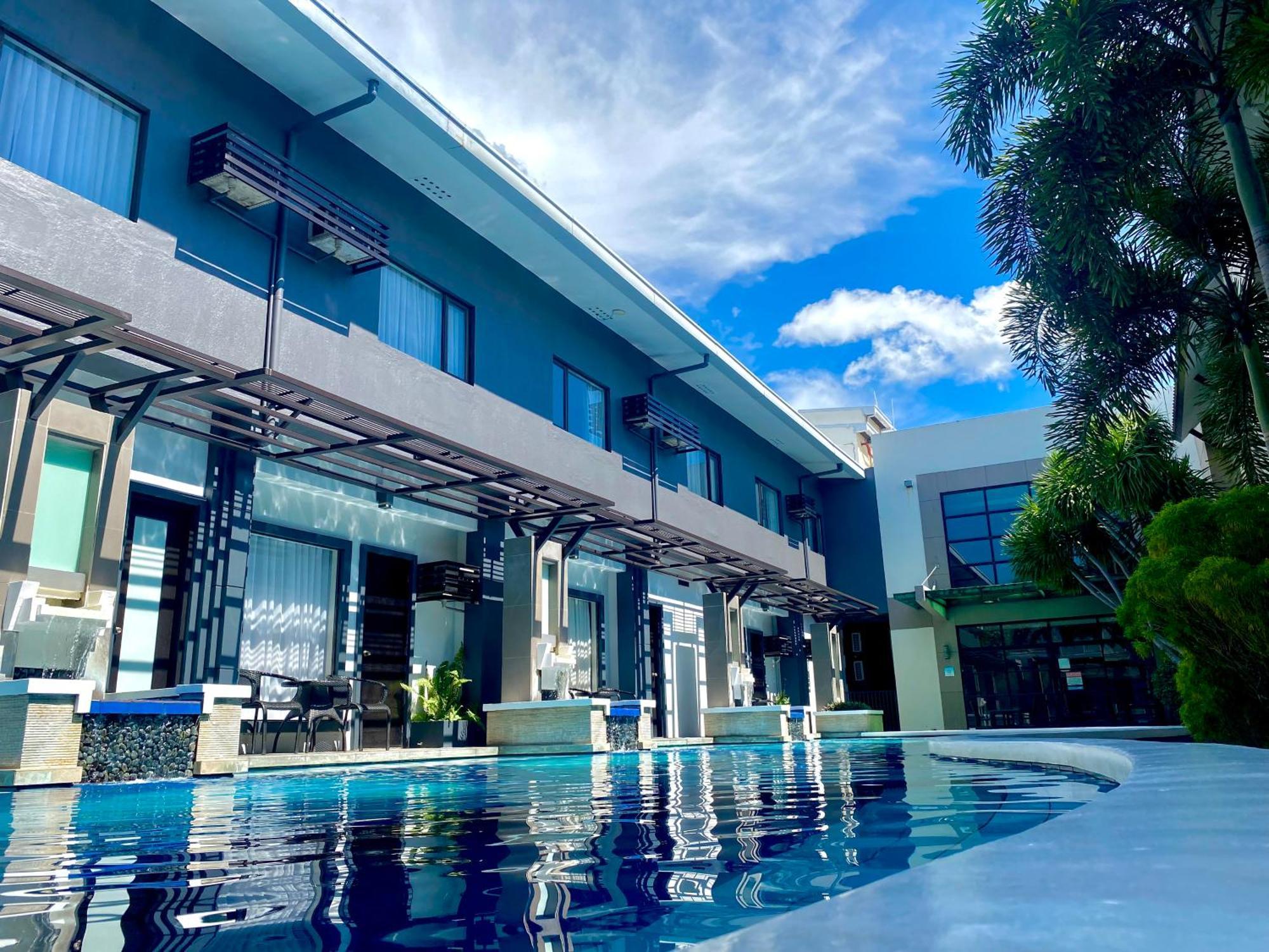 Circle Inn Hotel And Suites Bacolod Exterior foto